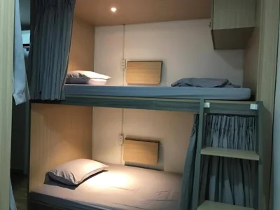 여성 전용 도미토리 2층 침대 — Usagiyah Hotel & Guest House